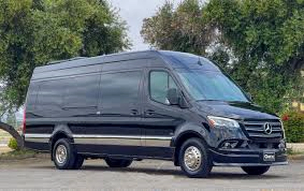 Ege'nin Zirvesi: İzmir Otel Transferi’nde Lüksün Tanımı – VIP Karşılama ve Ayrıcalıklı Güvence Rehberi     - İzmir Transfer